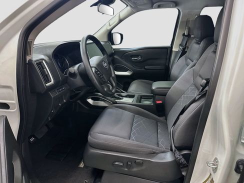 Used 2025 Nissan Frontier SV AWD/4WD image 13