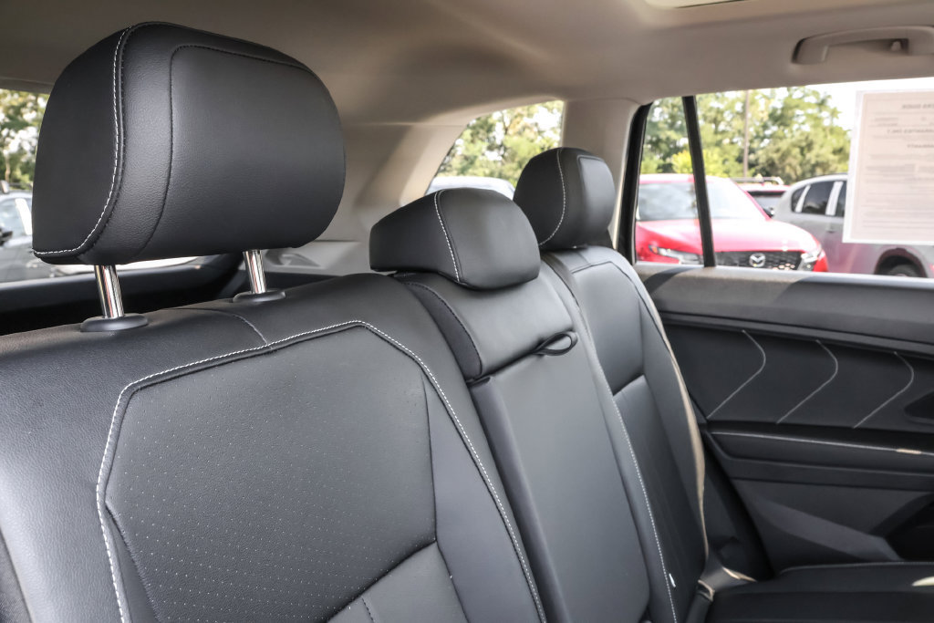 Used 2023 Volkswagen Tiguan SE w/ Panoramic Sunroof Package AWD/4WD image 34