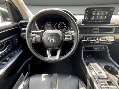 Used 2025 Honda Pilot EX-L image 10