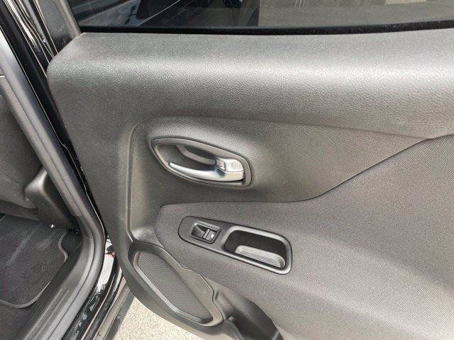 Used 2021 Jeep Renegade Latitude AWD/4WD image 51