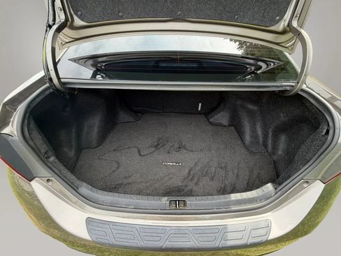 Used 2018 Toyota Corolla LE w/ Body Protection Package FWD image 17