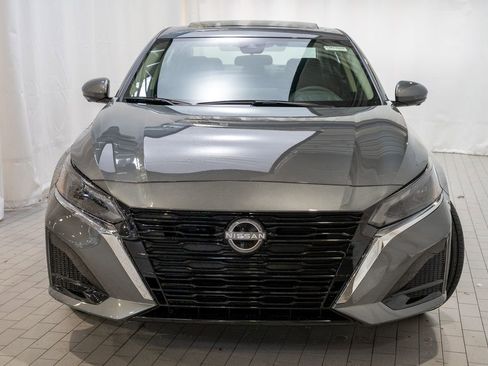 New 2025 Nissan Altima 2.5 SL image 2