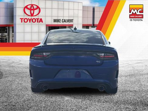 Used 2018 Dodge Charger R/T w/ Plus Group RWD image 4