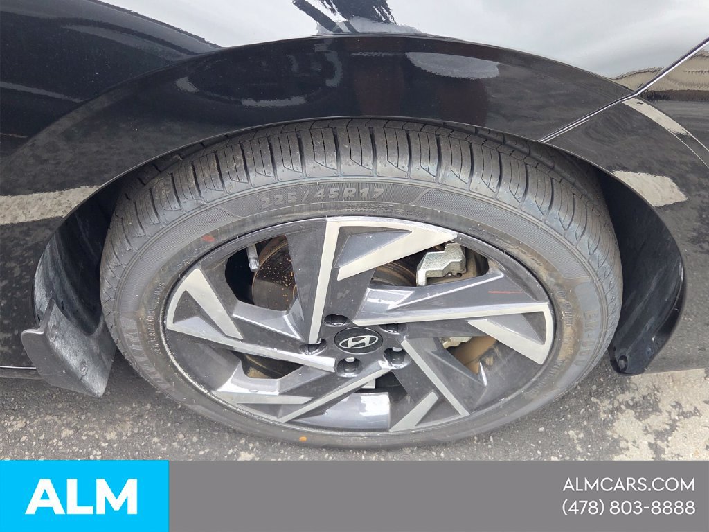 Used 2025 Hyundai Elantra Sport FWD image 4