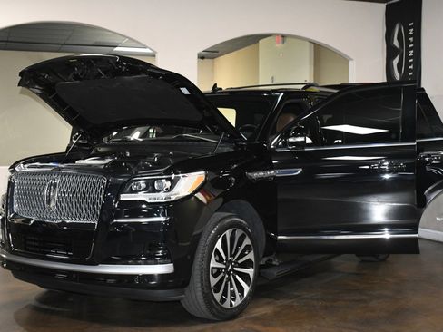 Used 2023 Lincoln Navigator Reserve image 90