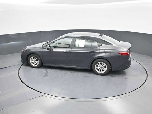 Used 2025 Toyota Camry LE w/ Convenience Package image 27