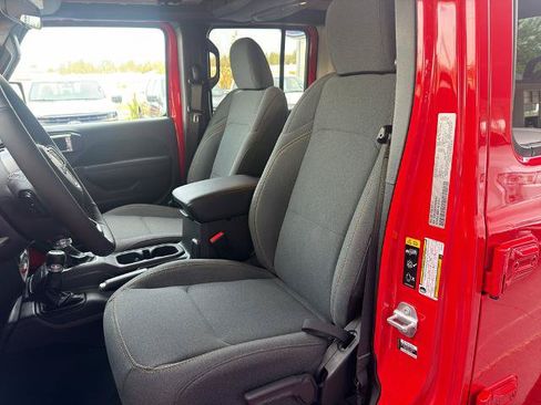 Used 2025 Jeep Wrangler Unlimited Sport AWD/4WD image 26