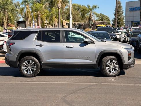 Used 2025 Chevrolet Equinox LT FWD image 4
