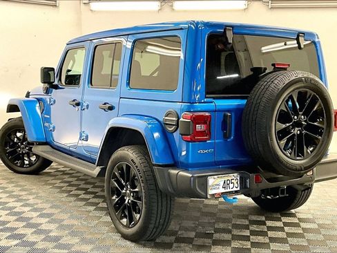 Used 2024 Jeep Wrangler Unlimited Sahara w/ Technology Group AWD/4WD image 10