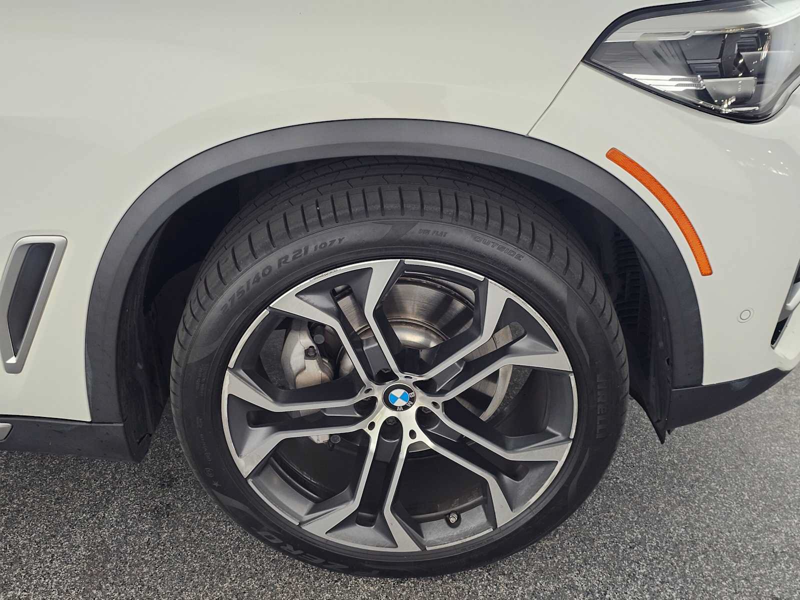 Used 2021 BMW X5 sDrive40i w/ Convenience Package RWD image 9