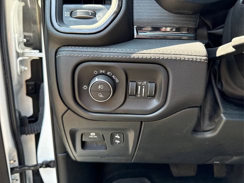 Used 2023 RAM 1500 Limited w/ Body Color Bumper Group image 26