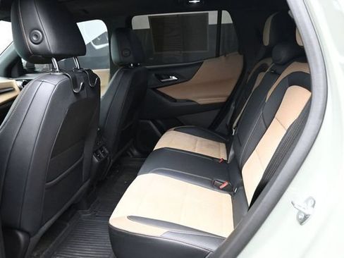 Used 2025 Chevrolet Equinox ACTIV w/ Safety and Technology Package FWD image 10