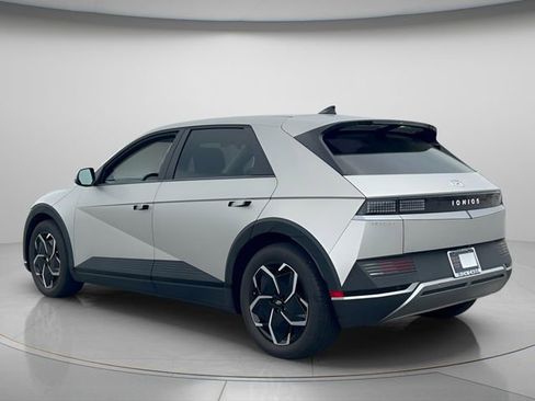 Certified 2023 Hyundai Ioniq 5 SEL w/ Cargo Package image 6