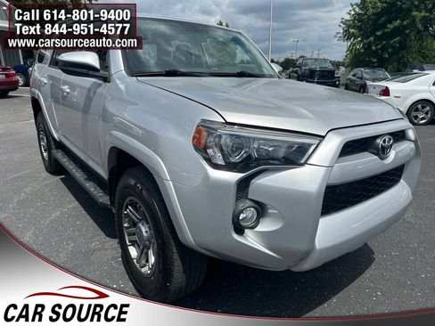 Used 2018 Toyota 4Runner SR5 AWD/4WD image 12