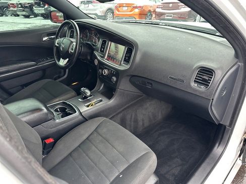 Used 2014 Dodge Charger SXT image 14