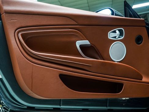 Used 2019 Aston Martin DB11 Volante RWD image 49