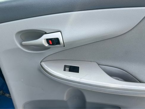 Used 2010 Toyota Corolla LE image 22