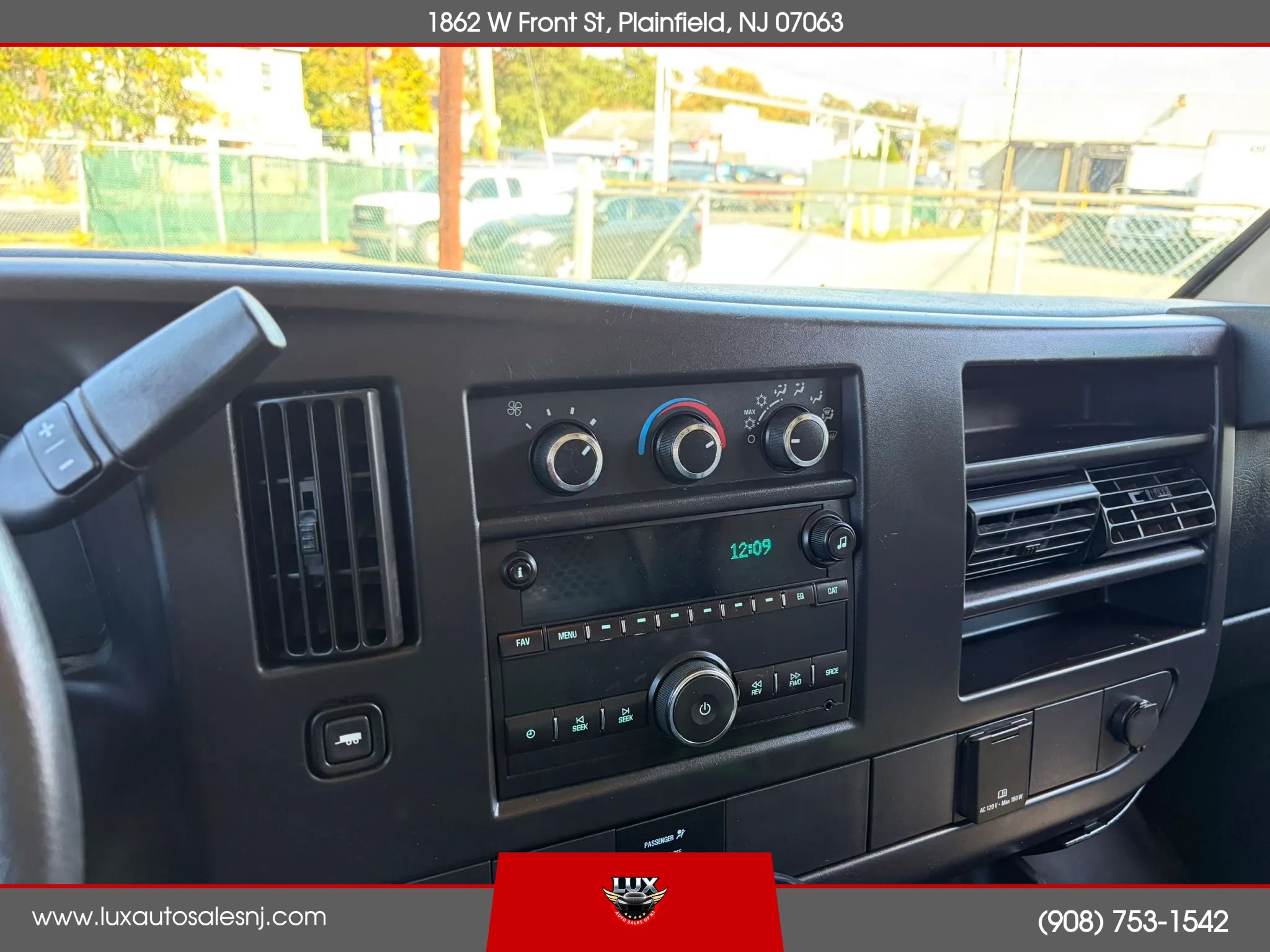 Used 2015 GMC Savana 3500 RWD image 22