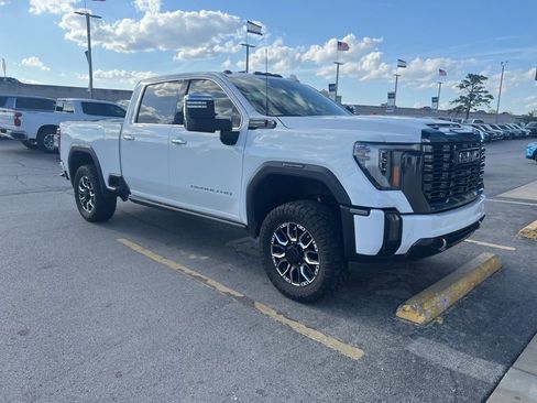 Used 2024 GMC Sierra 2500 Denali Ultimate image 1