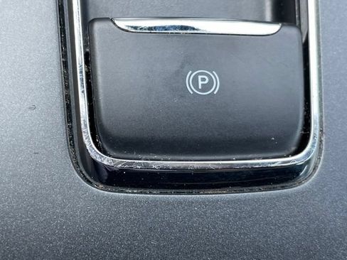 Used 2020 Ford Fusion SE FWD image 45