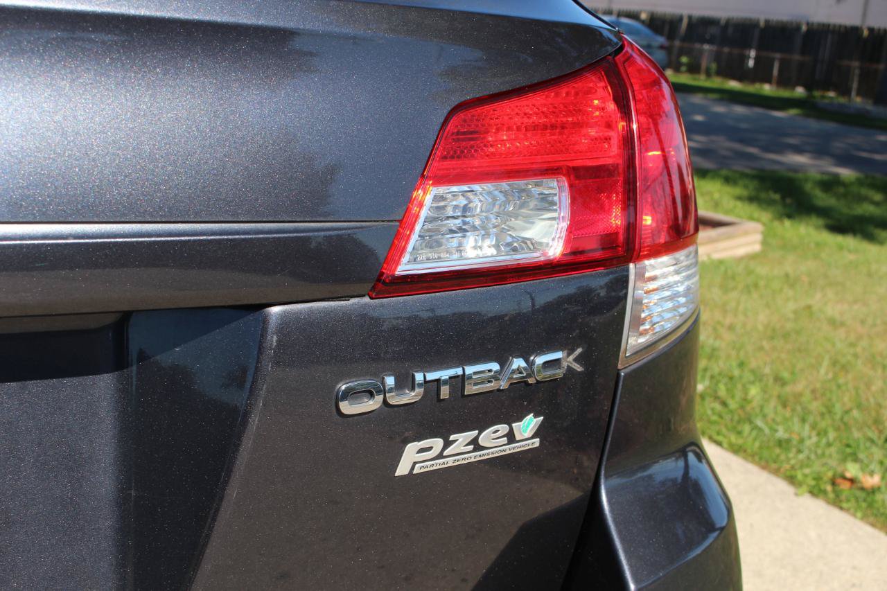 Used 2011 Subaru Outback 2.5i Limited AWD/4WD image 41