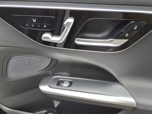 Used 2024 Mercedes-Benz C 300 Sedan image 12
