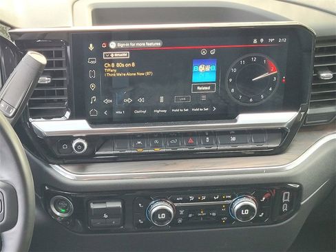 Used 2025 GMC Sierra 1500 SLT image 14