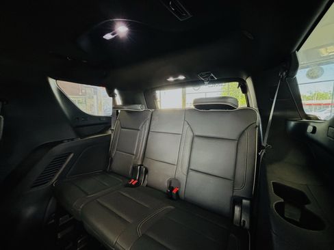 Used 2023 GMC Yukon SLT AWD/4WD image 31