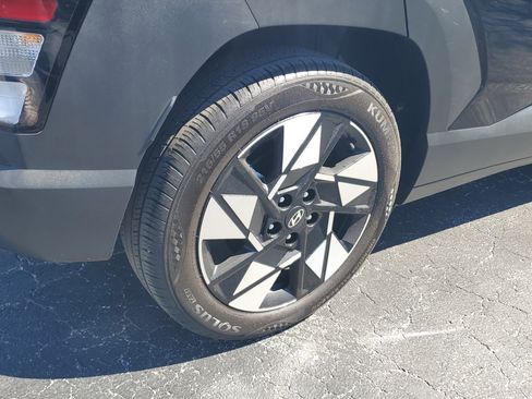 Used 2025 Hyundai Kona SEL image 7