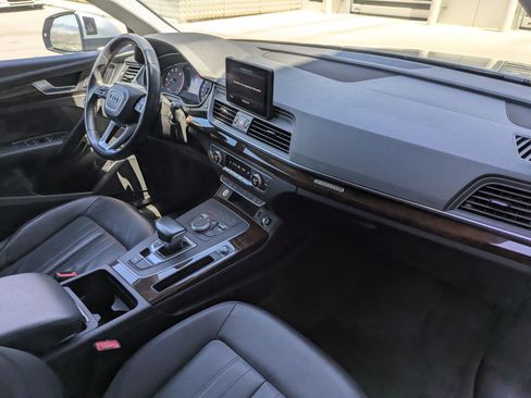 Used 2019 Audi Q5 2.0T Premium w/ Convenience Package AWD/4WD image 27