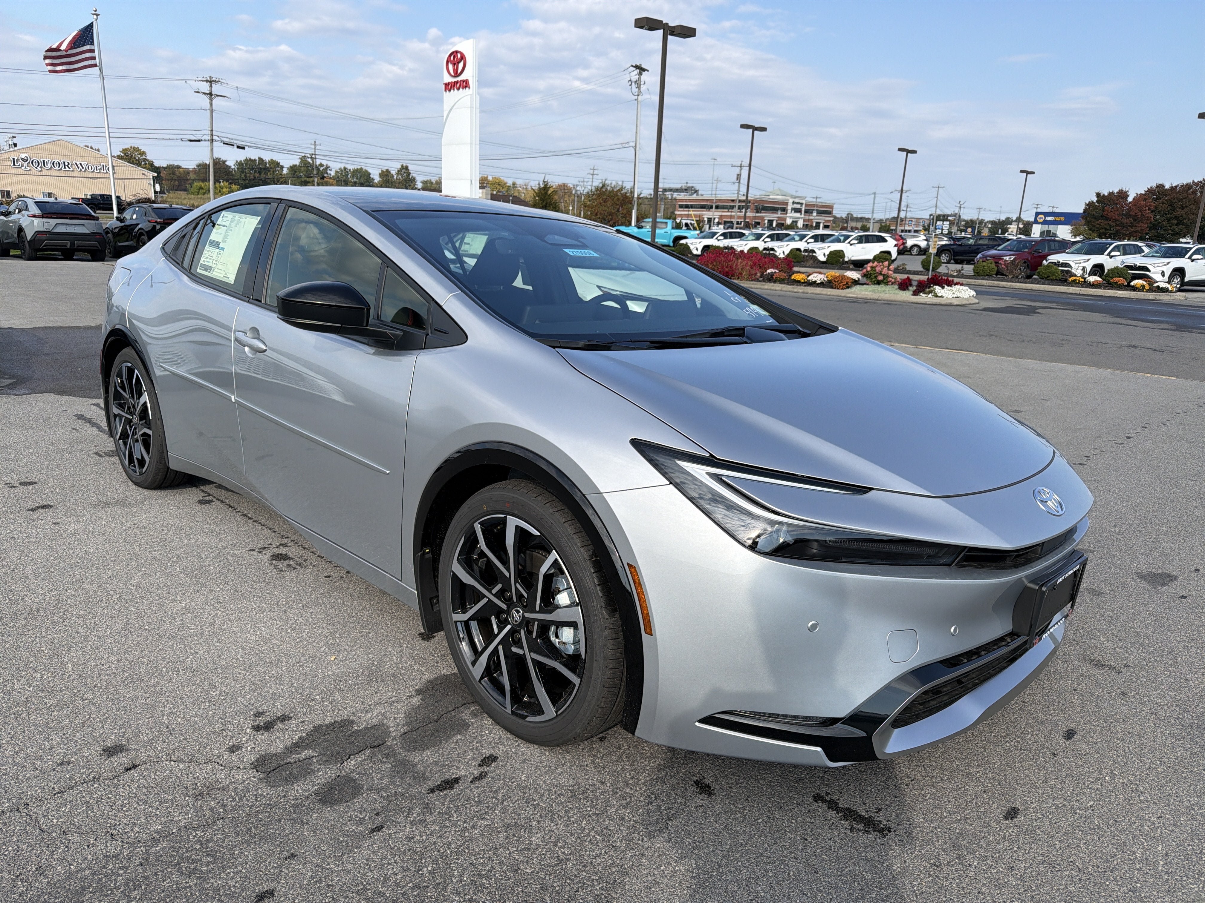 New 2027 Toyota Prius Plug-In Hybrid FWD image 2
