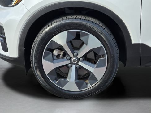 Certified 2023 Volvo XC40 B4 Plus w/ Protection Package Premier FWD image 38