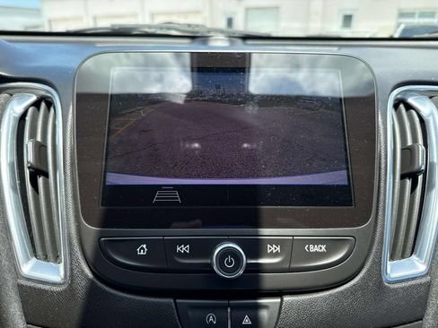 Used 2020 Chevrolet Malibu LT FWD image 28