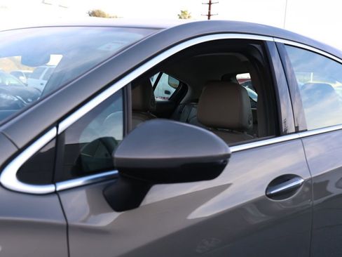 Used 2017 Chevrolet Cruze Premier image 12