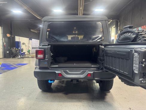 Used 2023 Jeep Wrangler Unlimited w/ Cold Weather Group AWD/4WD image 5