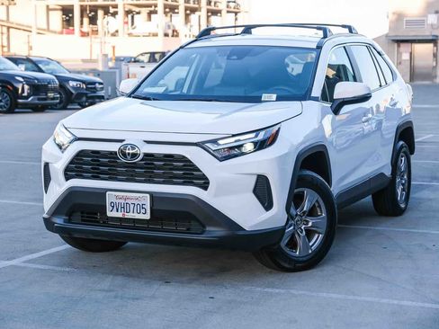Certified 2025 Toyota RAV4 XLE AWD/4WD image 1