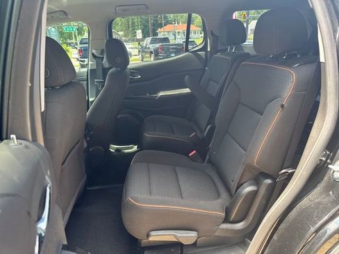 Certified 2023 GMC Acadia AT4 image 29