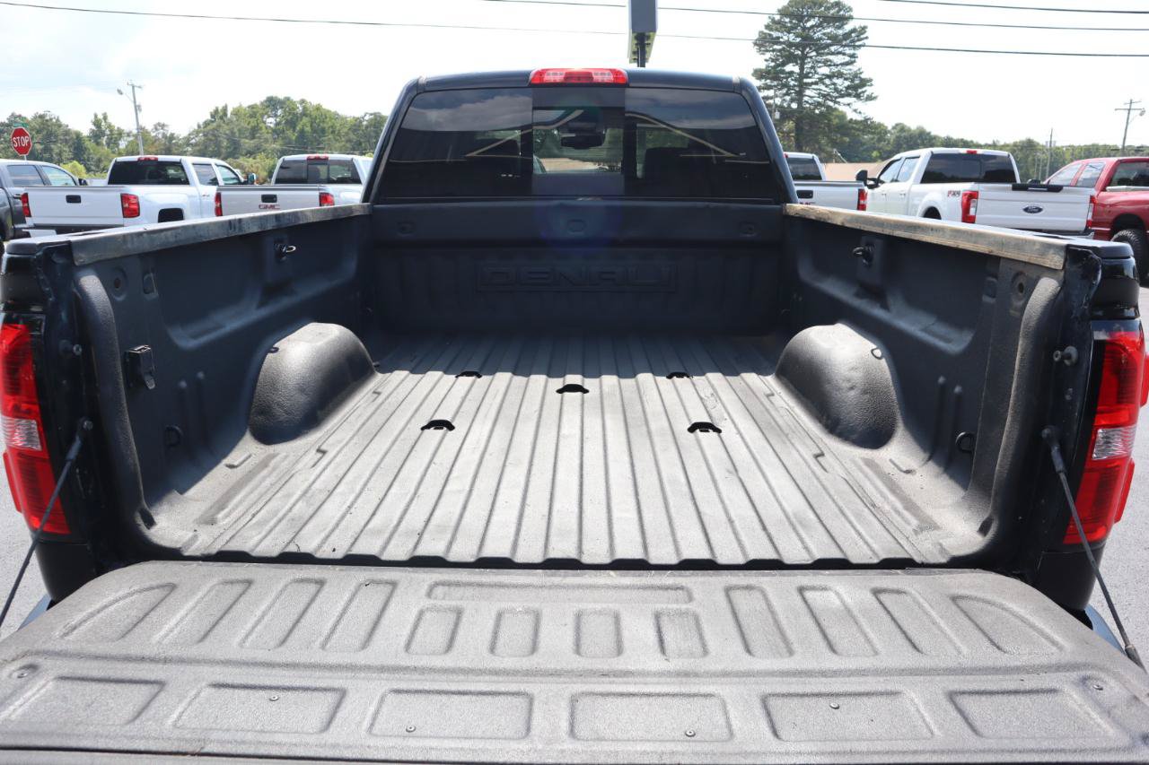 Used 2019 GMC Sierra 2500 Denali w/ Duramax Plus Package AWD/4WD image 9