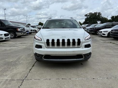 Used 2017 Jeep Cherokee Limited w/ Luxury Group FWD image 2
