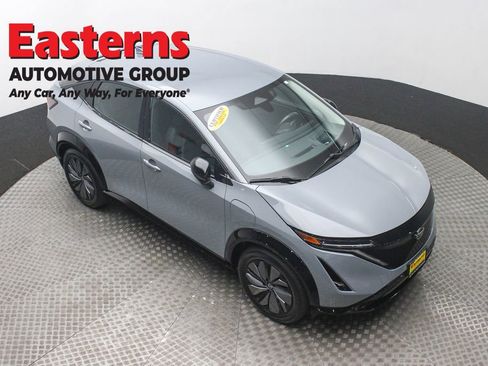 Used 2024 Nissan Ariya AWD image 3