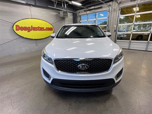 Used 2018 Kia Sorento AWD image 8