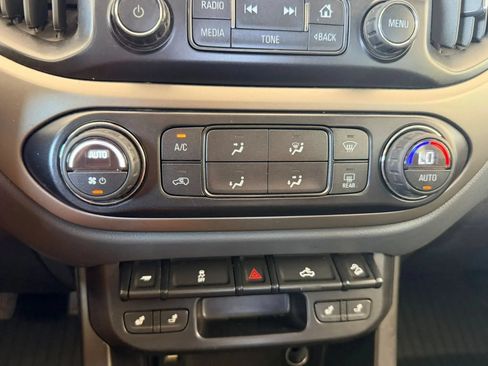 Used 2015 Chevrolet Colorado Z71 AWD/4WD image 20