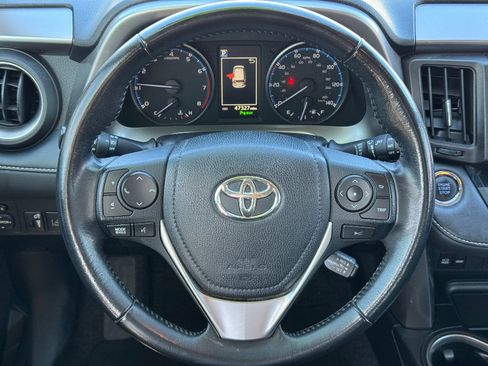 Used 2018 Toyota RAV4 XLE image 13