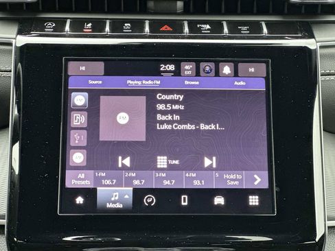 New 2025 Jeep Grand Cherokee Laredo image 12