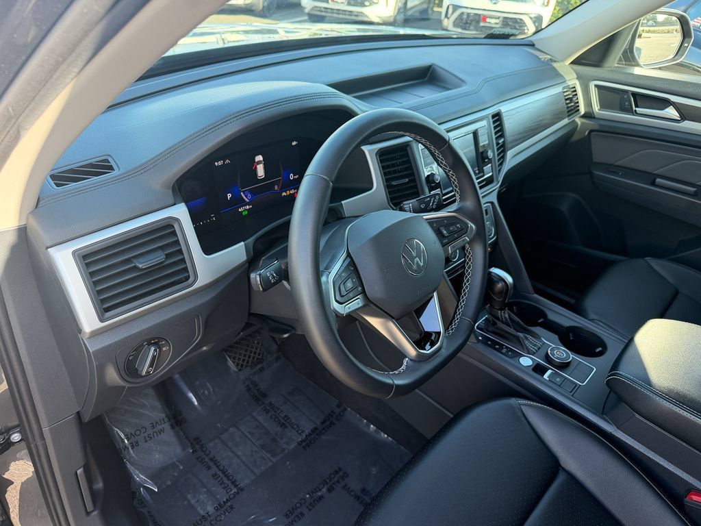 Used 2023 Volkswagen Atlas SE AWD/4WD image 11