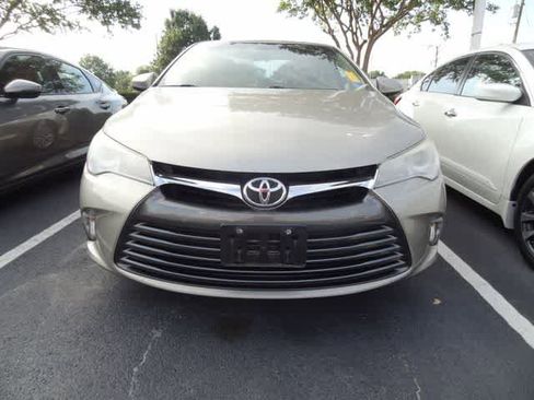 Used 2017 Toyota Camry LE FWD image 2
