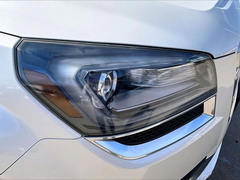 Used 2015 GMC Acadia Denali image 27