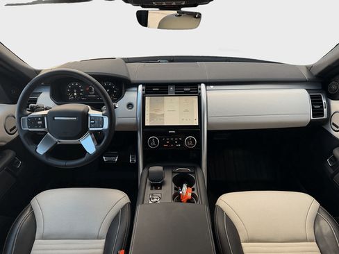 Used 2024 Land Rover Discovery Dynamic SE AWD/4WD image 9