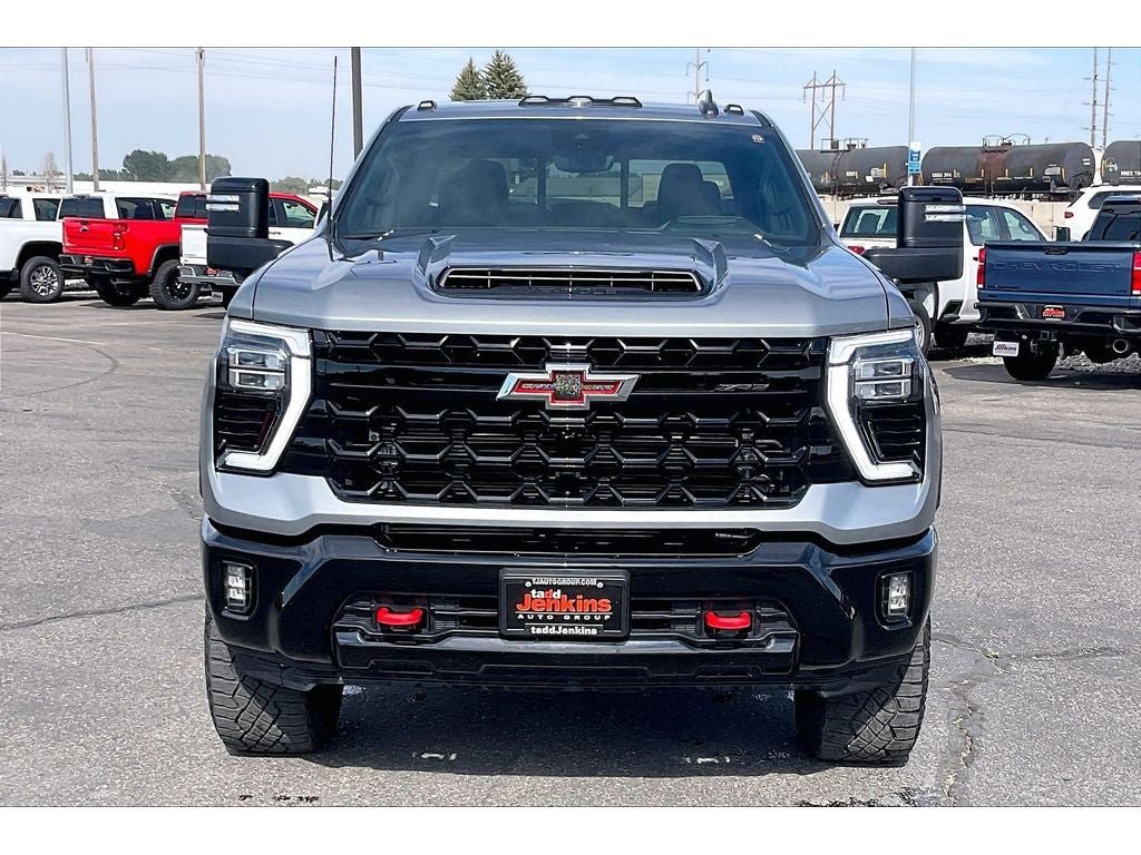 Used 2024 Chevrolet Silverado 2500 ZR2 w/ Technology Package AWD/4WD image 3