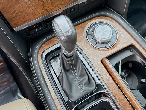 Used 2022 Nissan Armada SL image 16